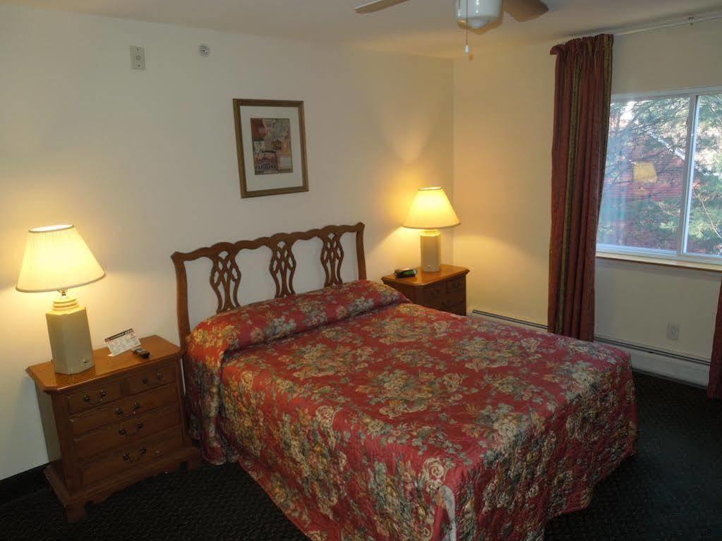 Baymont By Wyndham Essex Burlington Area Hotel Bagian luar foto