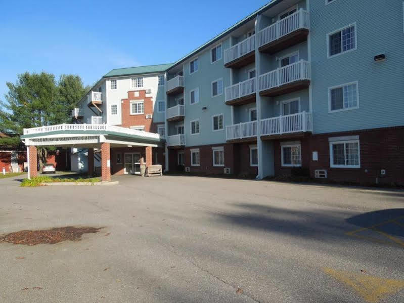 Baymont By Wyndham Essex Burlington Area Hotel Bagian luar foto
